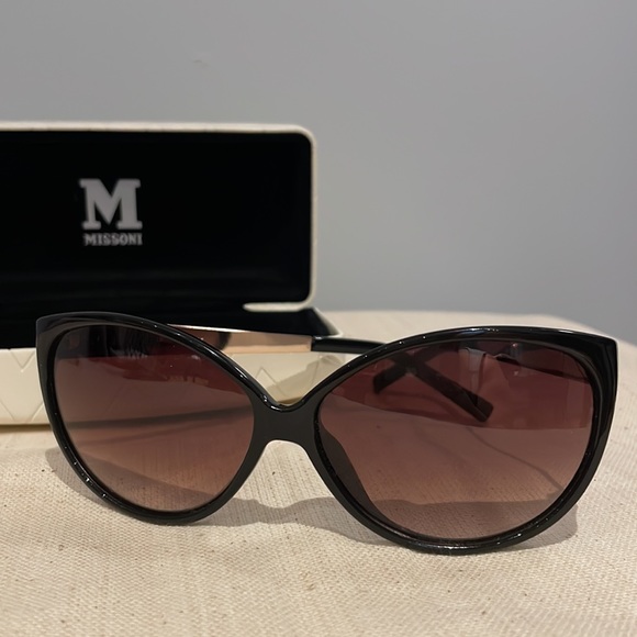 Missoni Sunglasses - Picture 3 of 12
